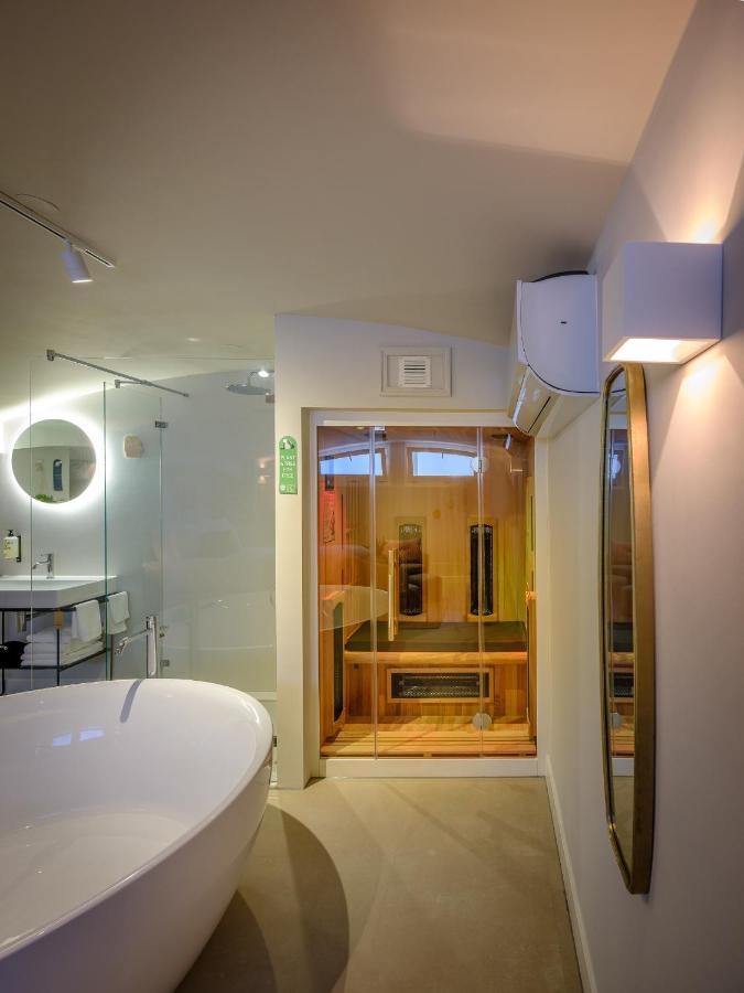 Finch Boutique Hotel, Downtown 데벤테르 외부 사진