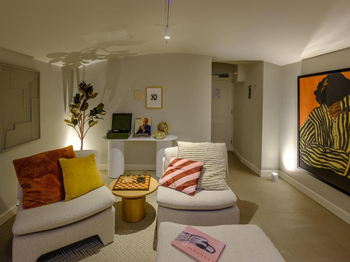 Finch Boutique Hotel, Downtown 데벤테르 외부 사진
