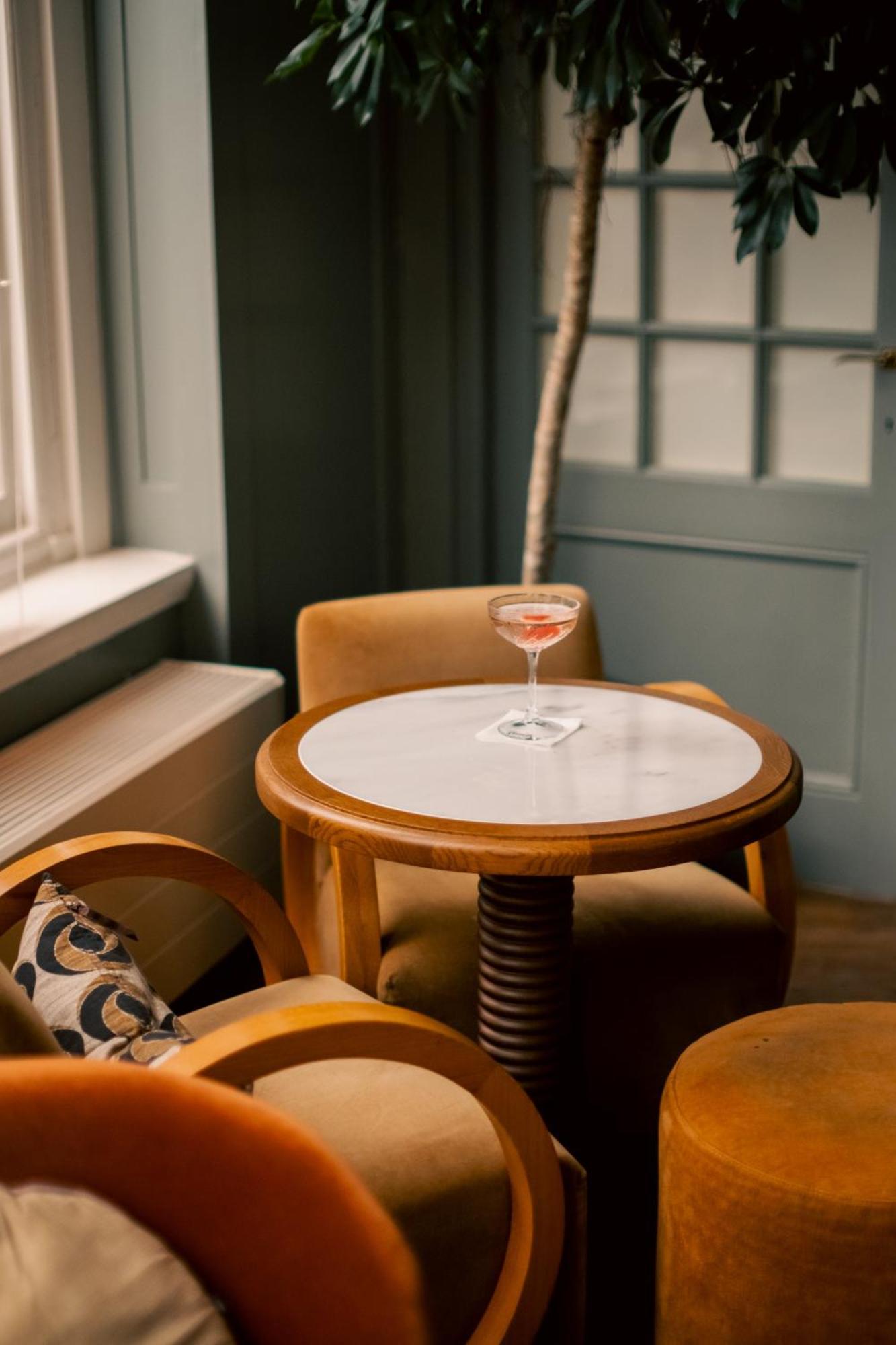 Finch Boutique Hotel, Downtown 데벤테르 외부 사진